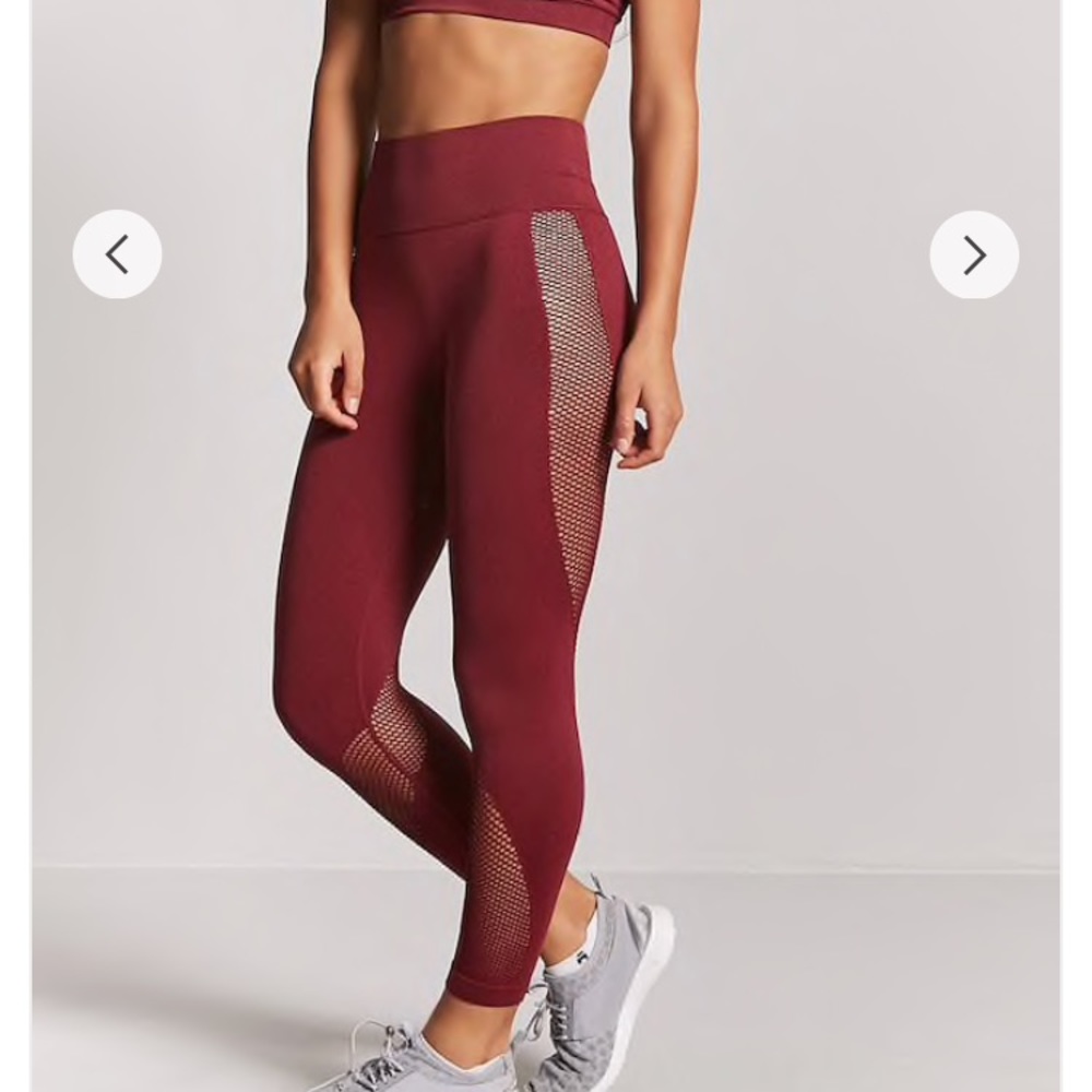 Forever 21 Active Mesh-Panel Capri Leggings - S